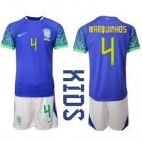 Brasilien Marquinhos #4 Auswärts Trikotsatz Kinder WM 2022 Kurzarm (+ Kurze Hosen)